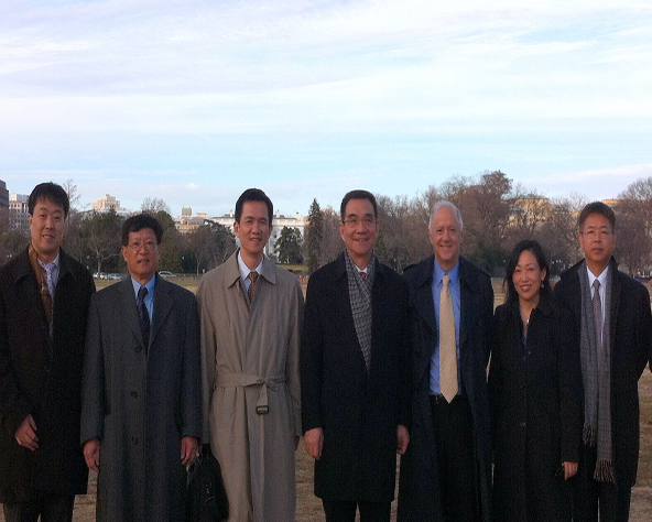 2013年中美經(jīng)濟(jì)對(duì)話在美國(guó)舉行