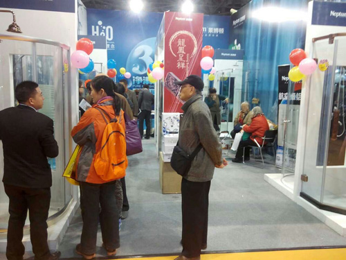 萊博頓淋浴房H2O凈淋浴生活——引領(lǐng)北京家博會(huì)品質(zhì)潮流